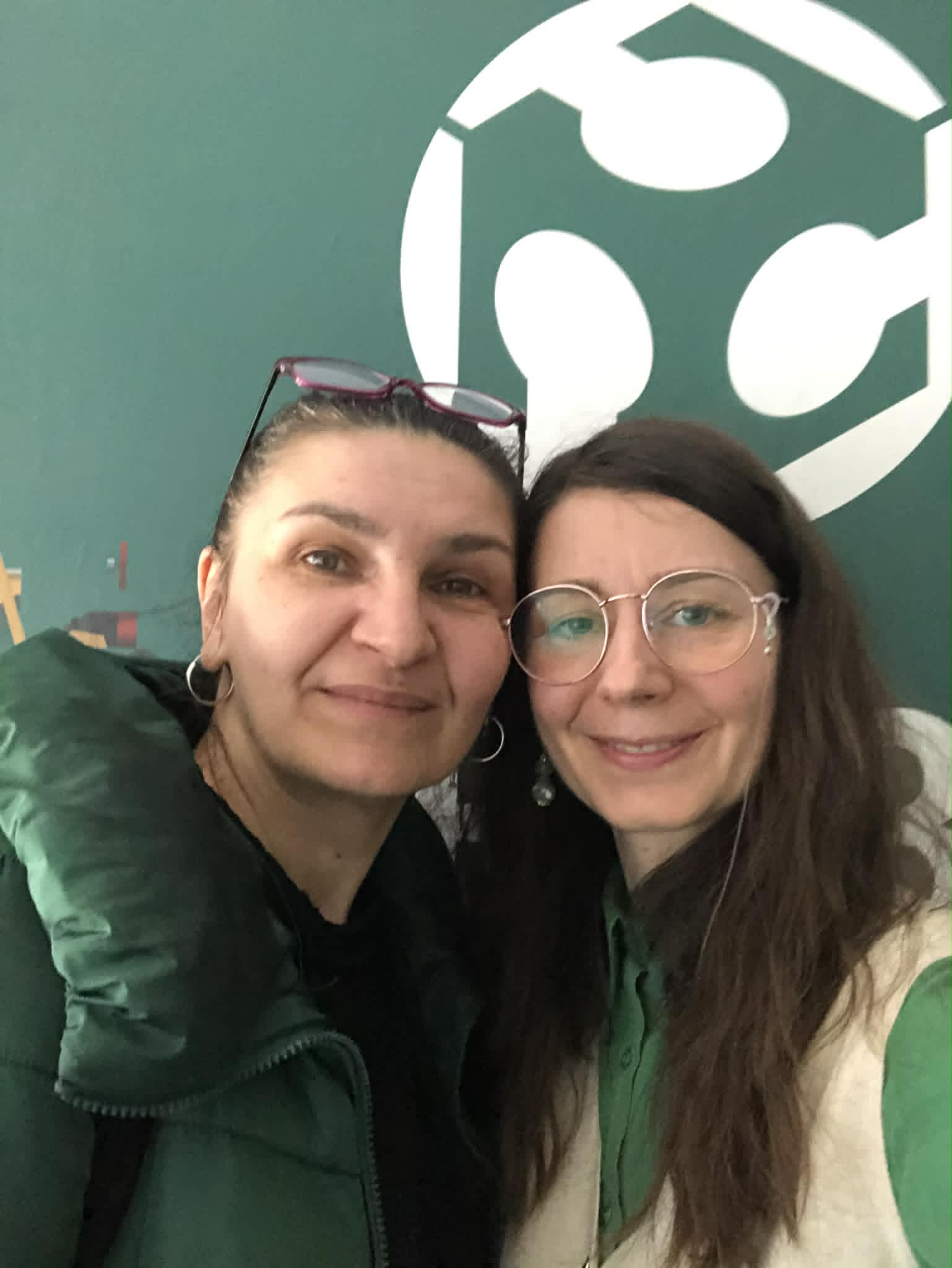 Anca Ciliac în timpul unei conversații despre comunitate
